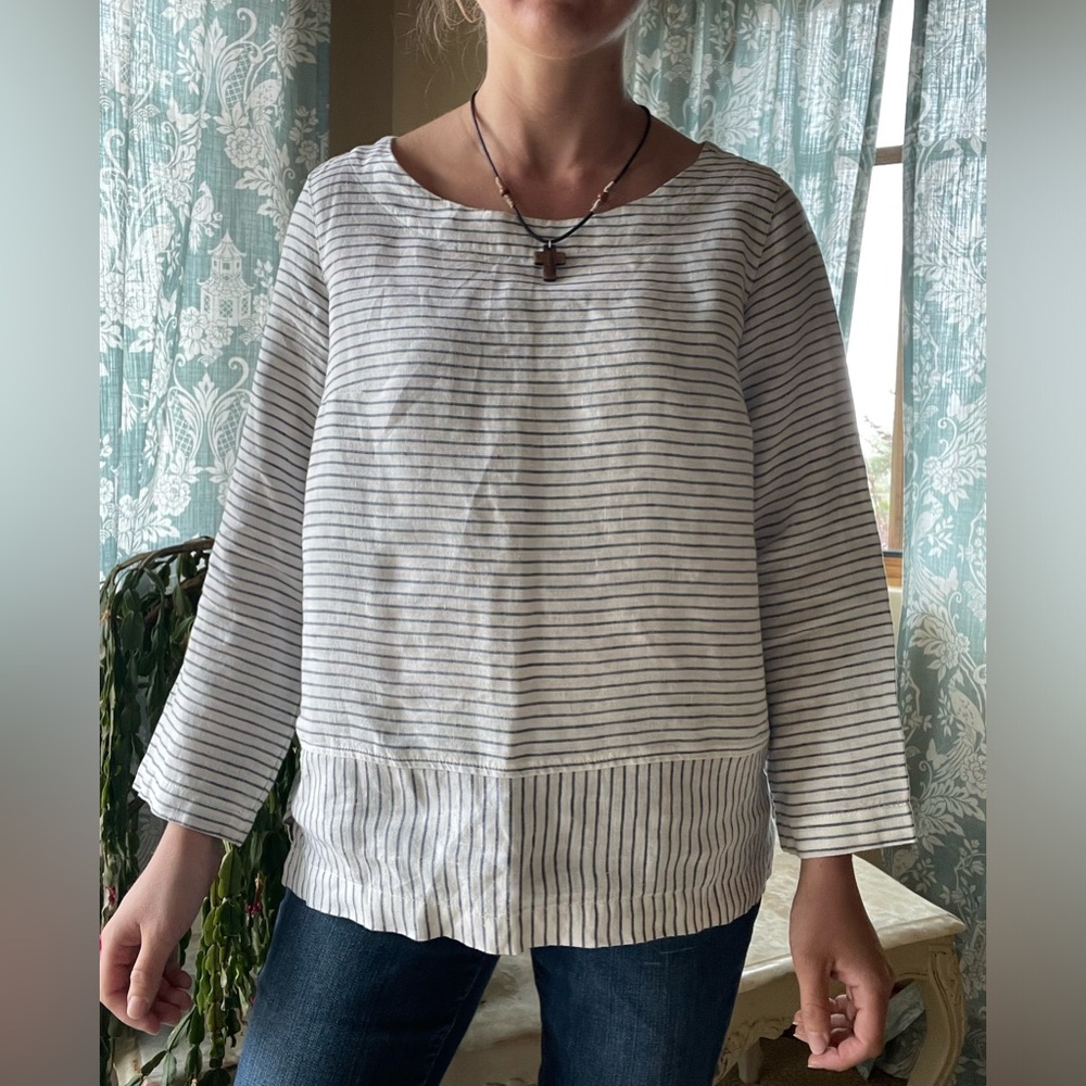 Tahari linen boat neck top